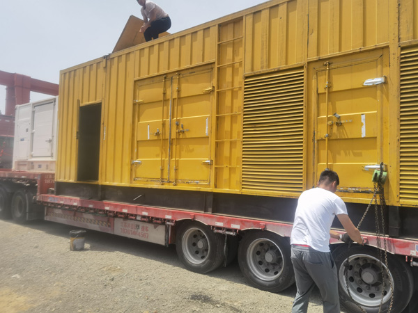 六合除了负载情况和发动机维护，还有哪些因素会影响 200kw 柴油发电机的油耗？