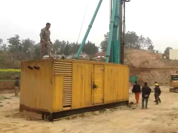 六合如何判断水冷式机油散热器密封件是否需要更换？